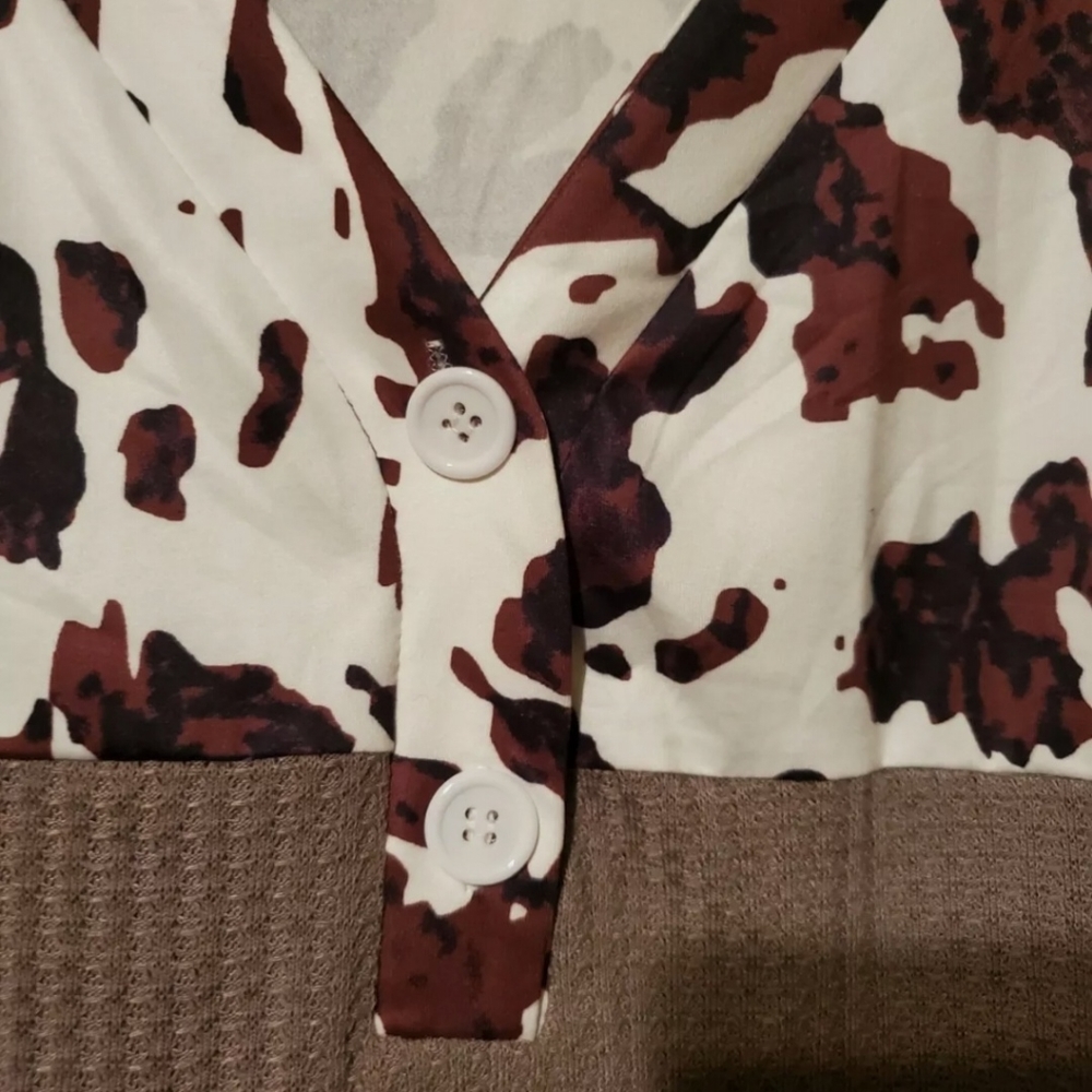 Emery Rose Sweater Brown/Cow Print